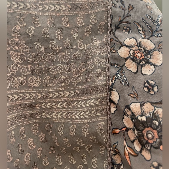 Knox rose floral top - Picture 8 of 8